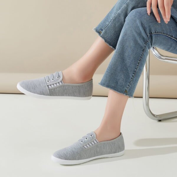 AOMAIS Women's Slip-On Canvas Sneakers - Gray, US 6